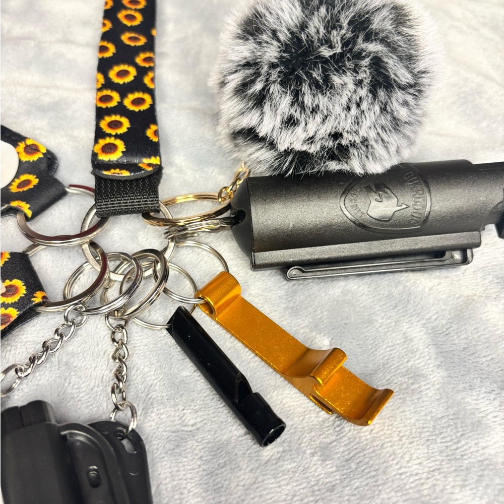 Sunflower Patterned Women's Keychain Set - Picture 2 of 3